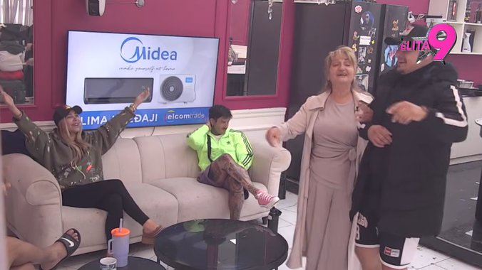 UDRI BRIGU NA VESELJE: Terza zapevao na sav glas 😅🎤