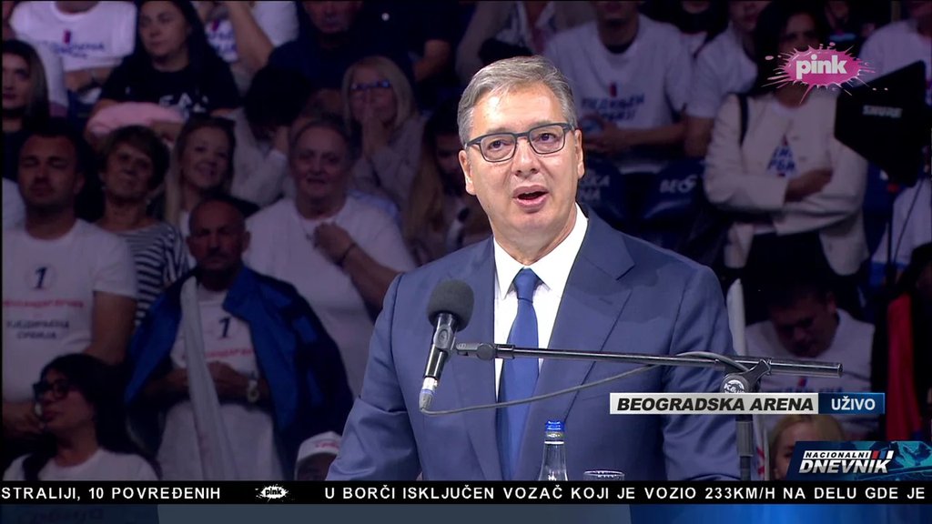Aleksandar Vučić: LAŽ da sam u Kragujevac stigao HELIKOPTEROM ☝️ | Red ...