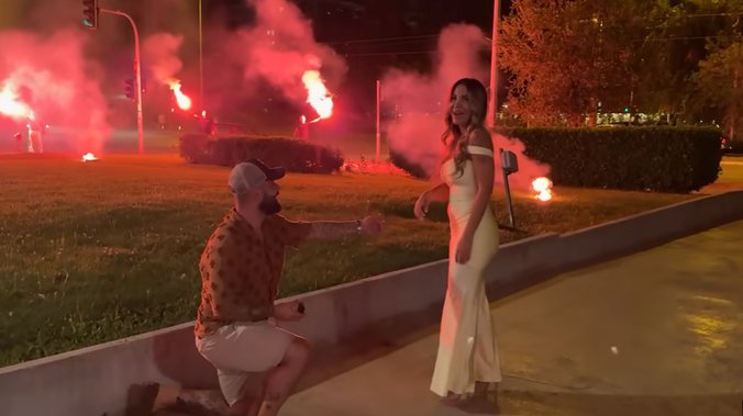 Rekla je DAA! 💍 Luka KLEKNUO pred Aneli i ZAPROSIO je za rođendan! ✨ Ona ODMAH POKAZALA PRSTEN! ❤