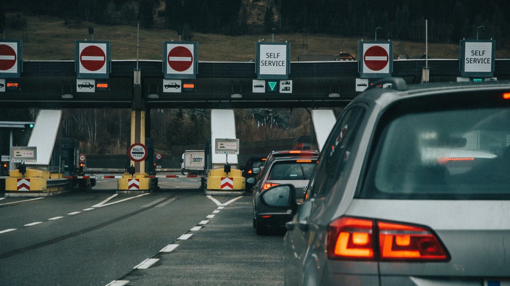 Teretna vozila na Batrovcima ČEKAJU 8 sati 📍 | Red Portal