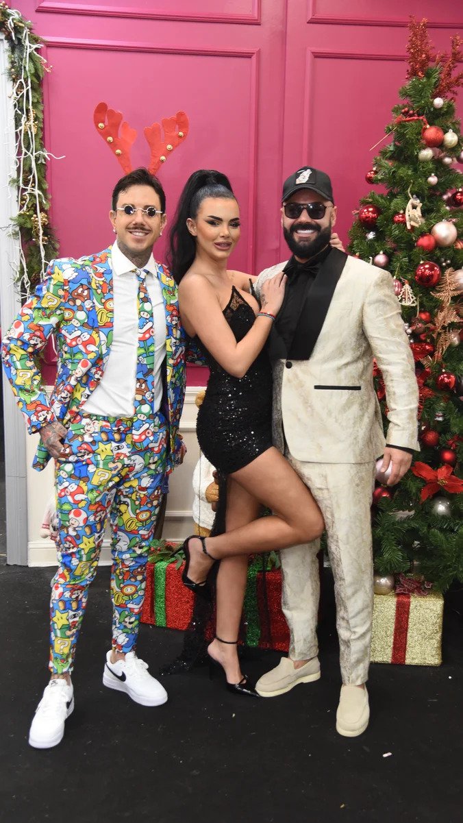 ANITA POZIRALA SA SVOJIM LJUBAVNICIMA: Jedna žena, dva osmeha, mnogo buke 👠🔥📸