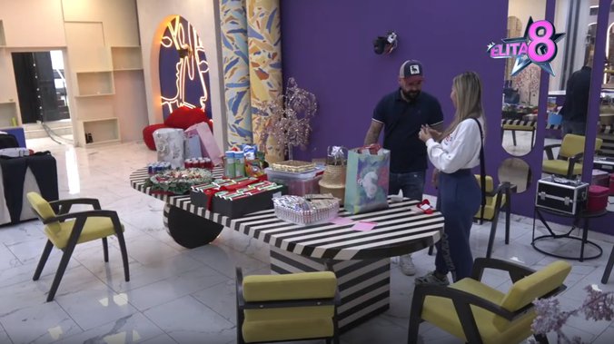 PUN STO POKLONA 🎁 Aneli dobila PRSTEN, Luka ZBUNJEN! 👀❤