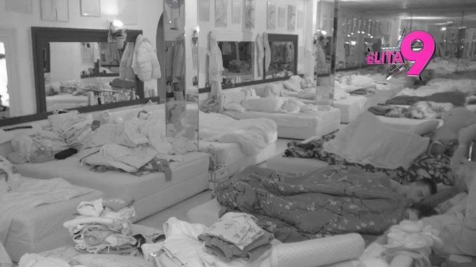 Nema ZIME pod JORGAN PLANINOM 😂 Anita i Luka UHVAĆENI U ŽESTOKOJ AKCIJI pred punom sobom 😱