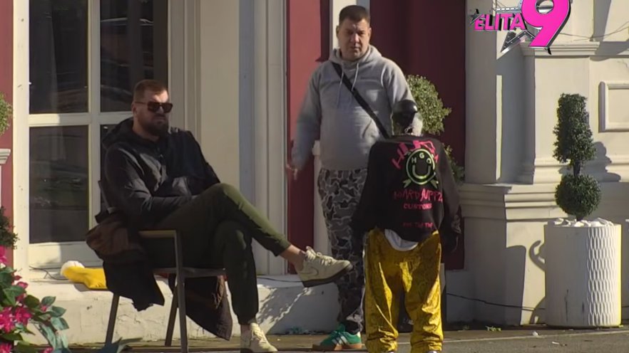 IVAN  se ISPOVEDA TOŠI  😀: MOLIO sam MAJU da se ne J*BE sa STANISLAVOM dok NE ZASPEM 😂