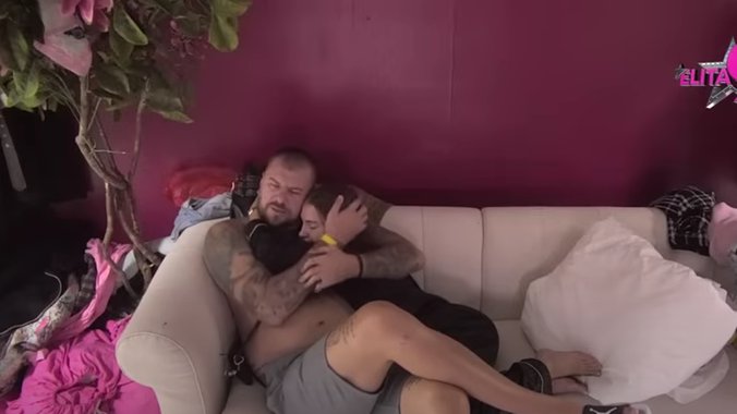 Janjuš uvideo da Sari treba POMOĆ PSIHIJATRA, pa joj ZAKAZAO SEANSU 😳
